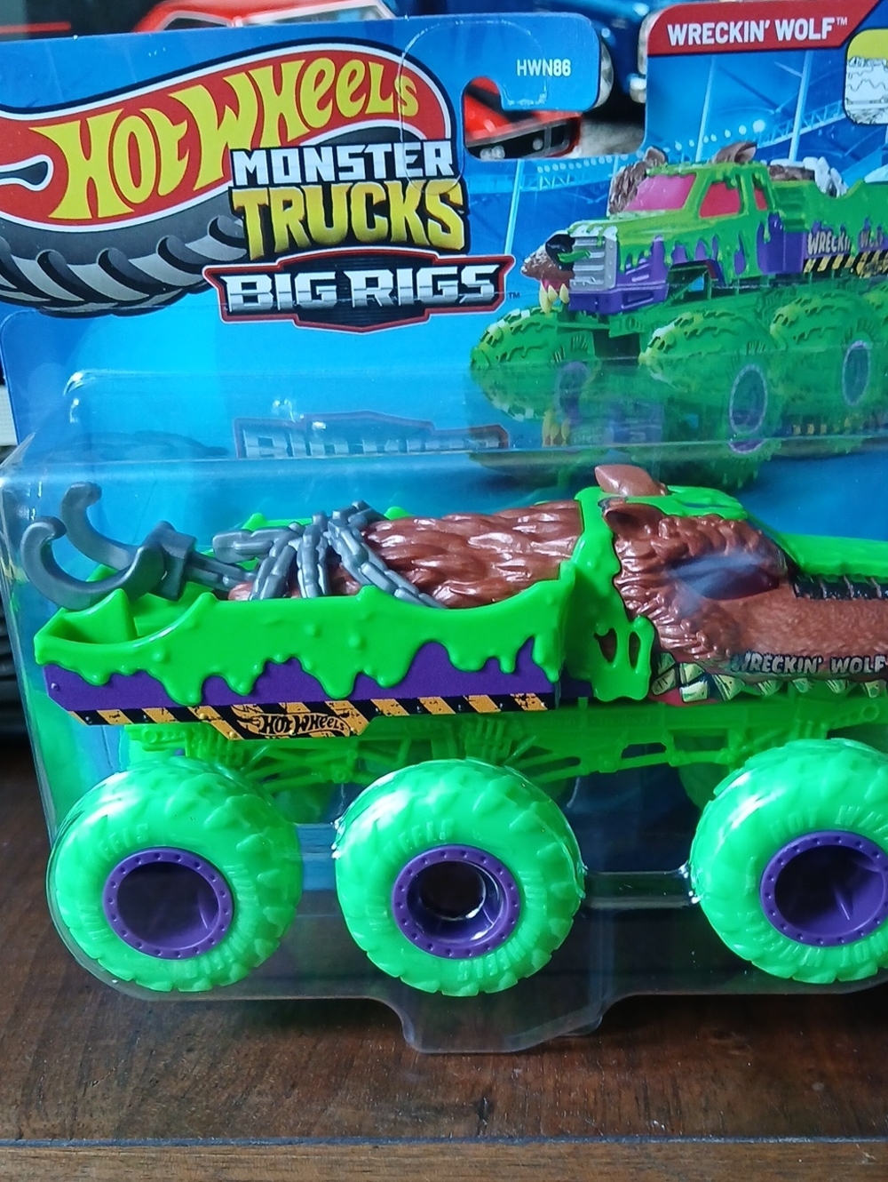 Hot Wheels Monster Trucks Big Rigs Wreckin' Wolf - Green & Purple